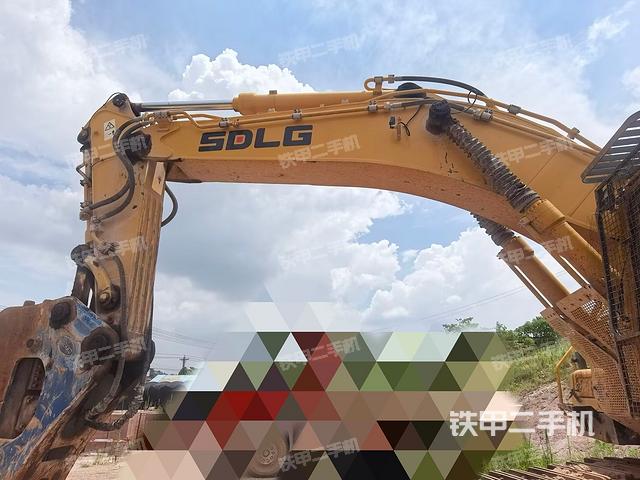 大臂整体 右侧（工作和回转装置）