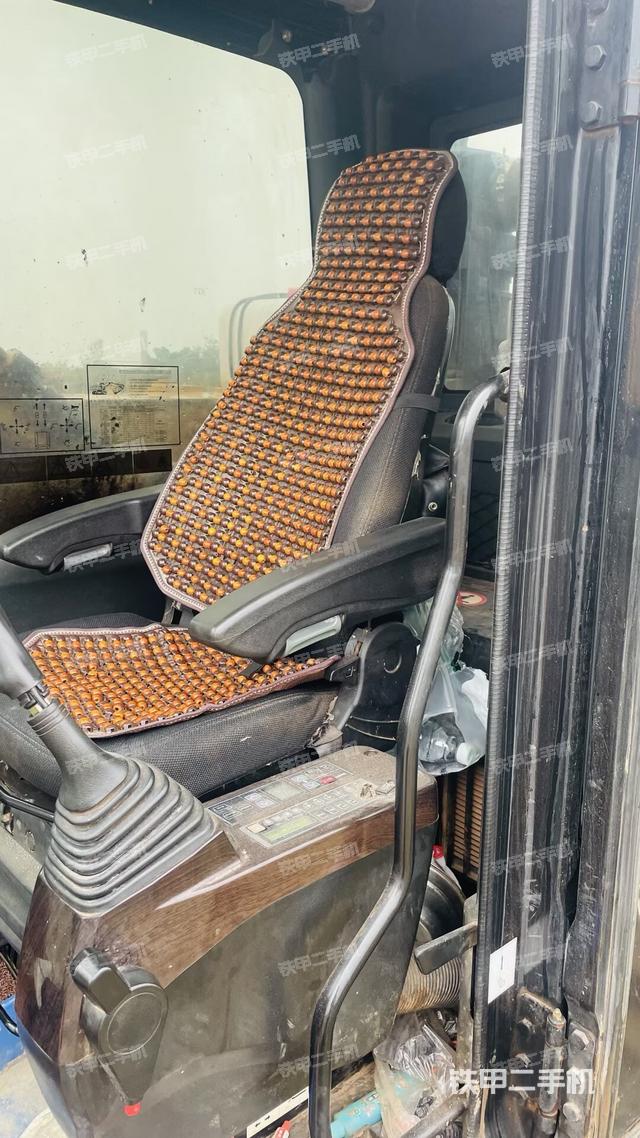 驾驶室整体（整机外观）