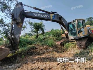 沃尔沃EC220D挖掘机实拍图片
