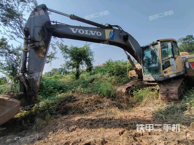 沃爾沃EC220D挖掘機(jī)