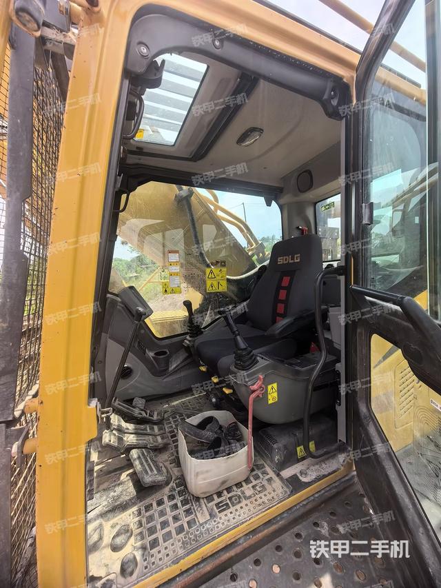 顶棚整体（驾驶室部分）