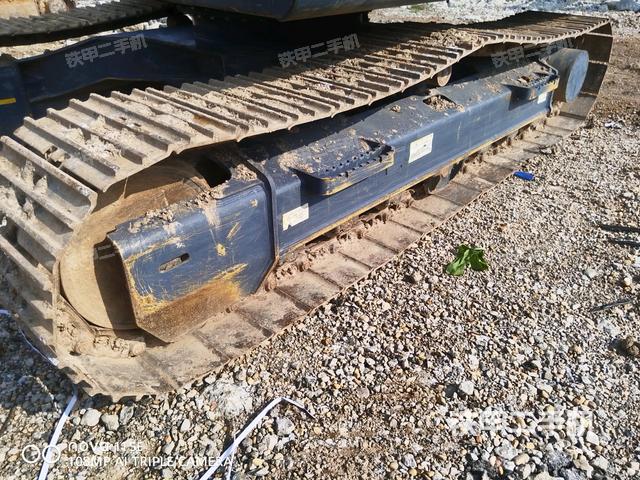 左驅(qū)動輪（行走機構(gòu)）