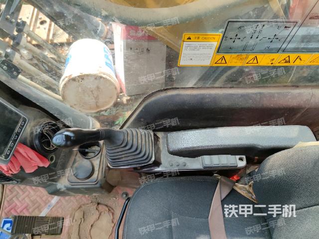 座椅右側(cè)控制臺(tái)/鑰匙門/油門/含右手柄（駕駛室部分）