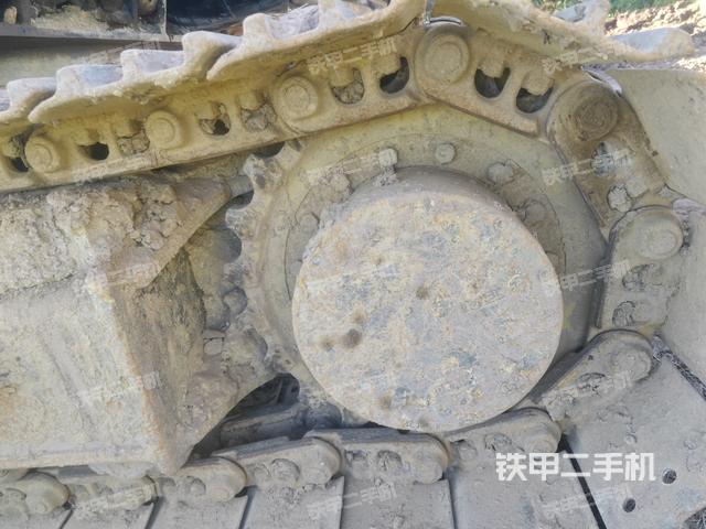 左驅(qū)動輪（行走機(jī)構(gòu)）