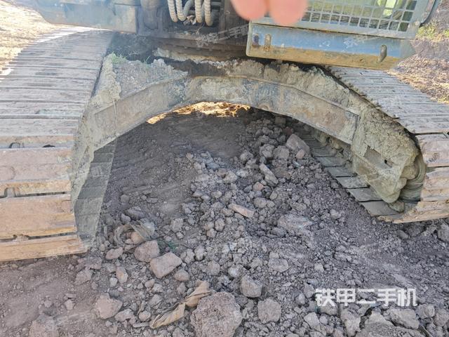 轉(zhuǎn)盤和下車架正前（工作和回轉(zhuǎn)裝置）