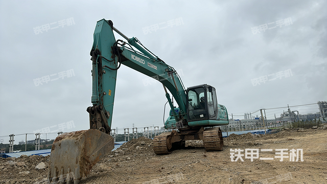 神鋼SK200-10挖掘機(jī)