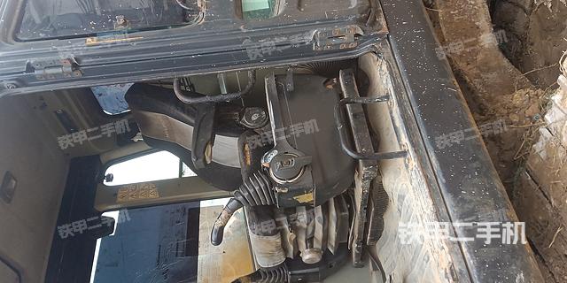 驾驶室整体(整机外观) 驾驶室整体(整机外观)