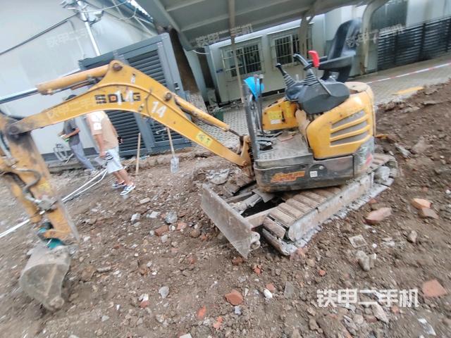  驾驶室正侧（驾驶室部分）