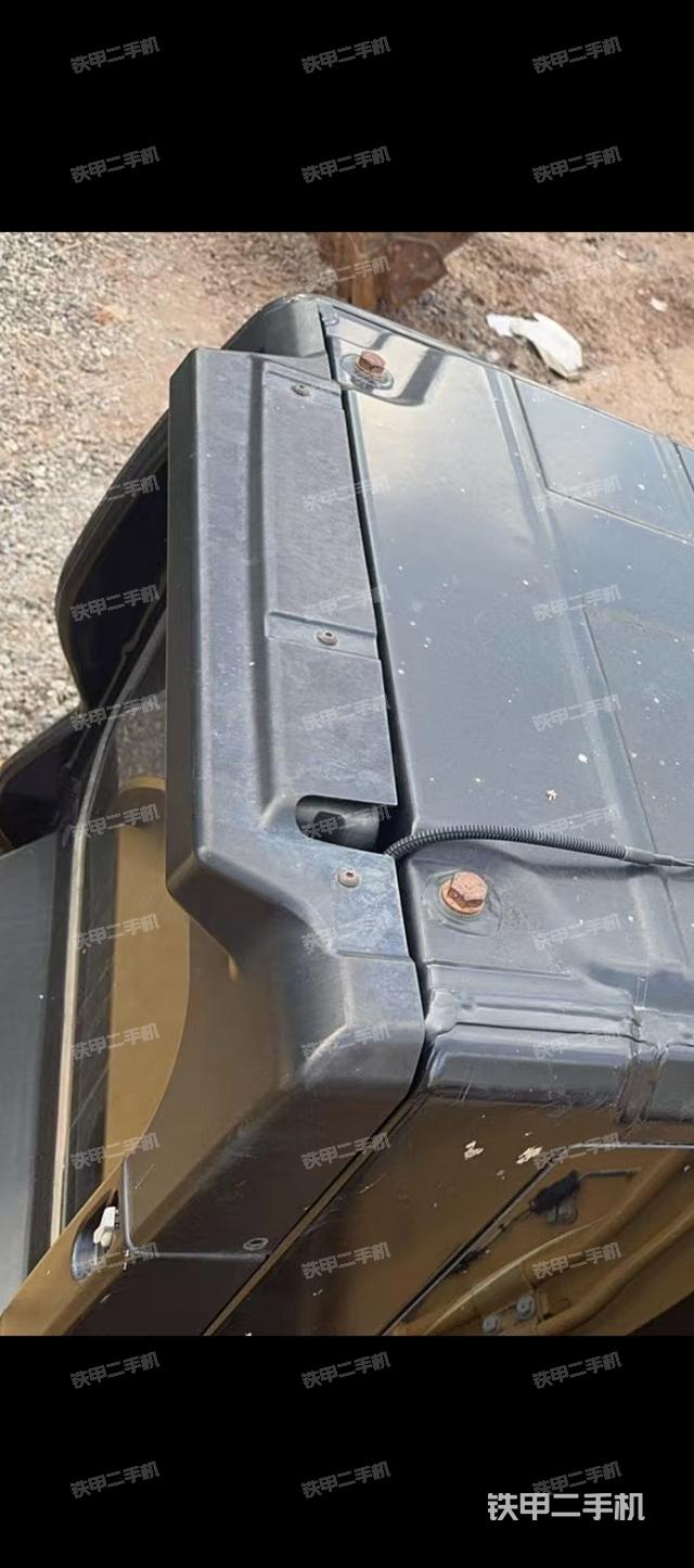 駕駛室頂部（整機(jī)外觀）