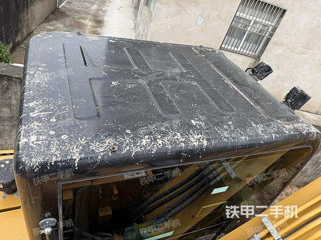 驾驶室顶部（整机外观）