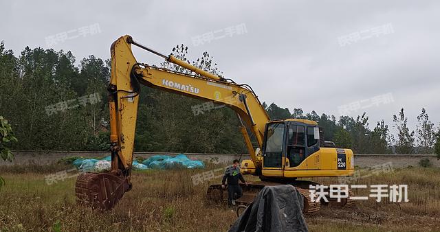 小松PC220-7挖掘機(jī)