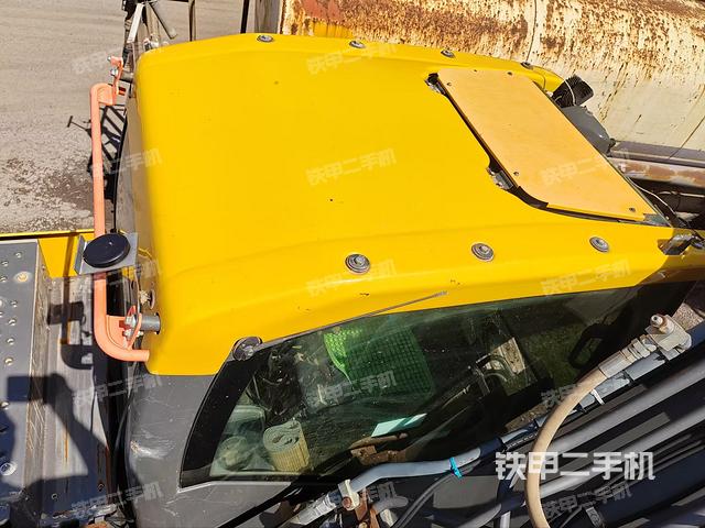 驾驶室顶部（整机外观）