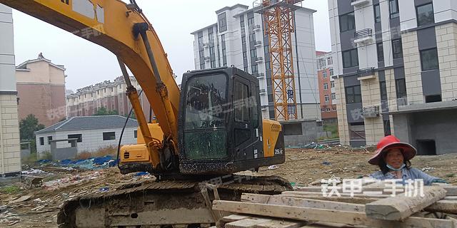 現(xiàn)代R215-7挖掘機