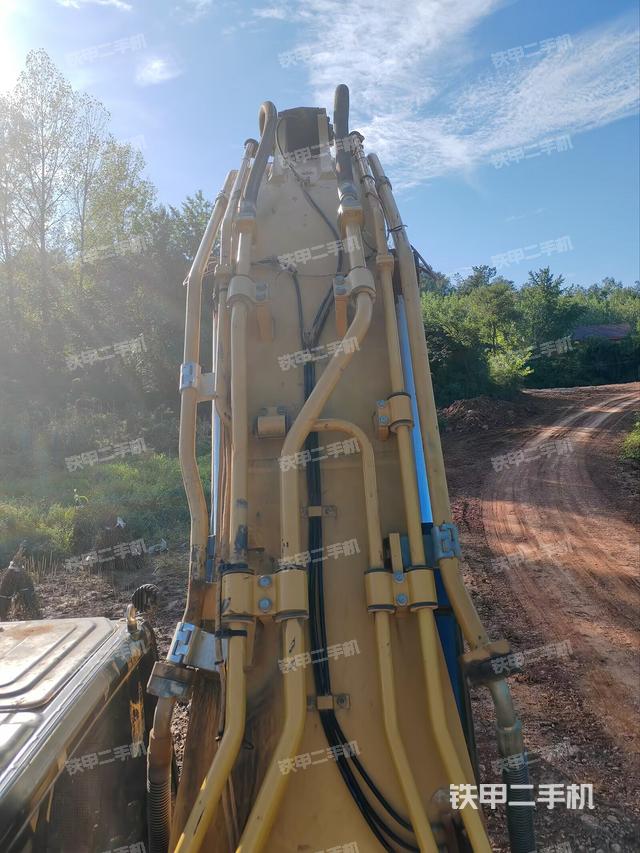 大臂背部俯視（工作和回轉(zhuǎn)裝置）