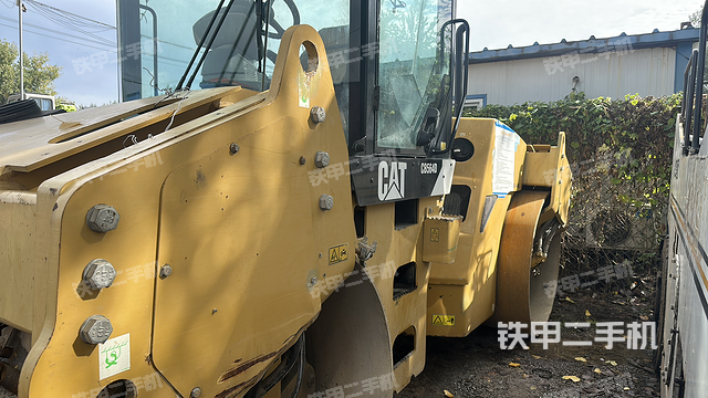 整机右侧（设备外观及核心部件）