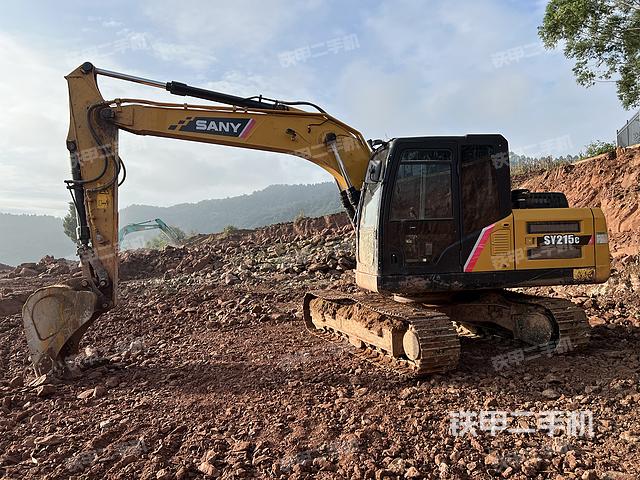 驾驶室顶部（整机外观）