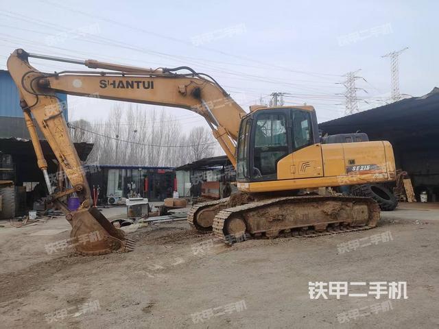 驾驶室顶部（整机外观）