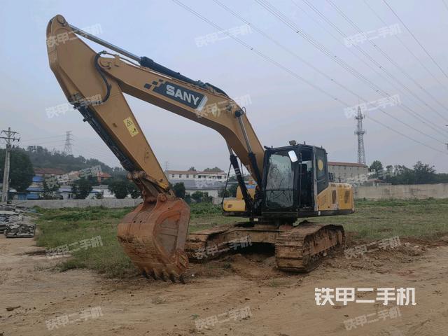 三一重工SY215C挖掘機