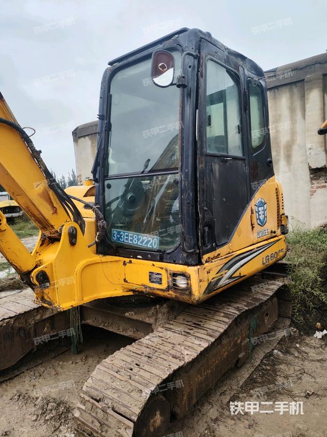 駕駛室整體（整機外觀）