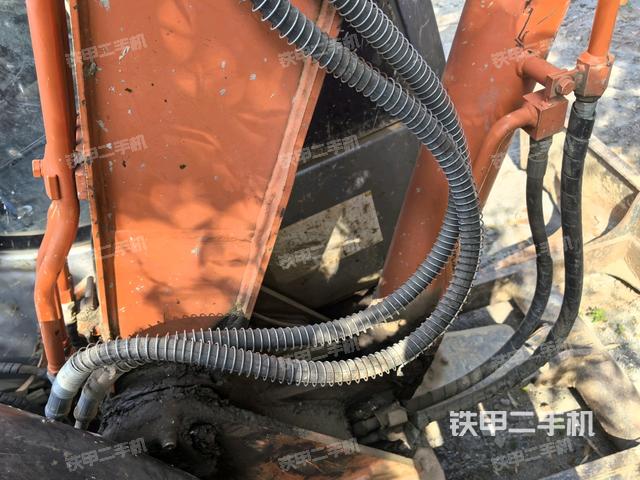 大臂根部?斜（工作和回轉(zhuǎn)裝置）