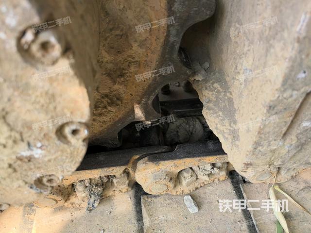 右驅(qū)動(dòng)輪（行走機(jī)構(gòu)）