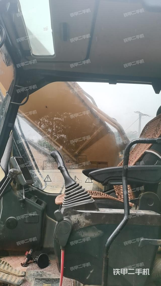 驾驶室整体（整机外观）