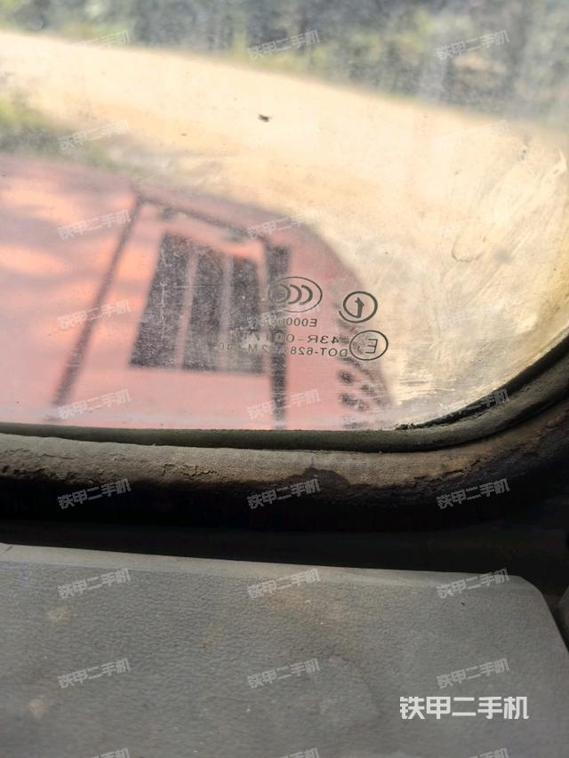 后窗玻璃角標(biāo)（駕駛室部分）