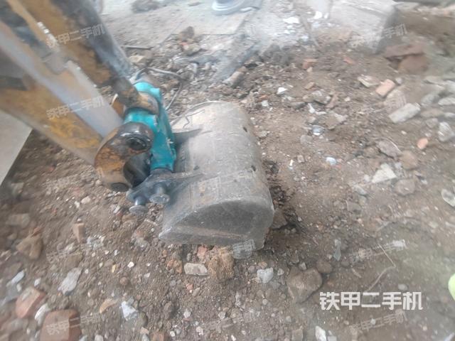 铲斗右后整体（工作和回转装置）