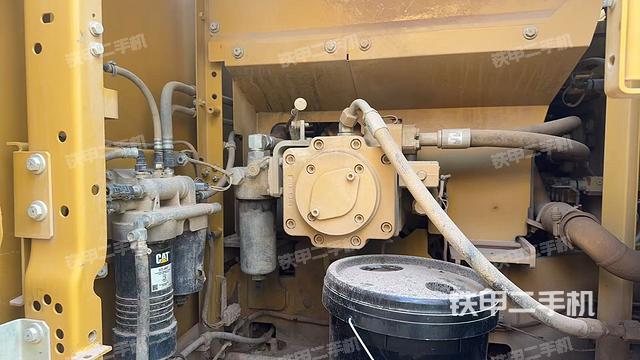 液壓泵艙室正面整體（整機(jī)外觀）