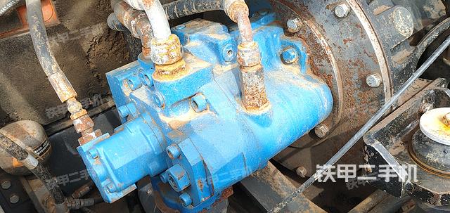 液壓泵艙室正面整體（整機(jī)外觀）