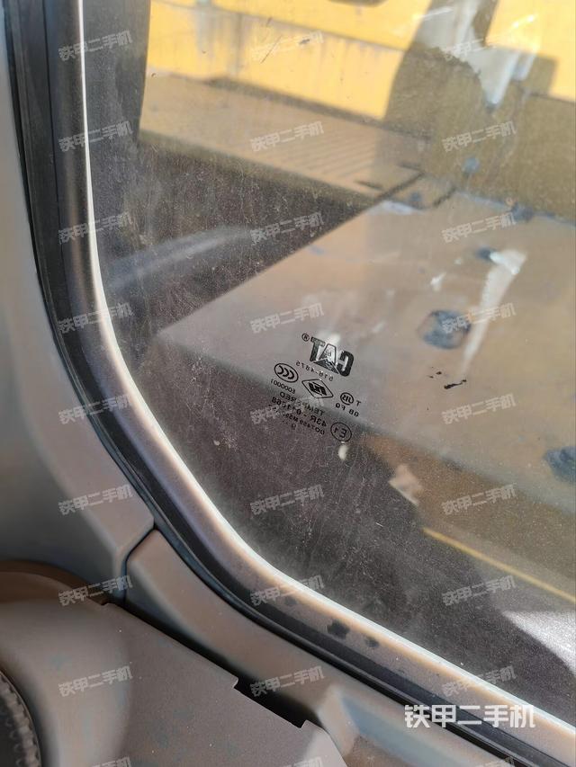 后窗玻璃角標(biāo)（駕駛室部分）