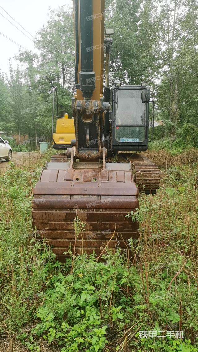 驾驶室顶部（整机外观）