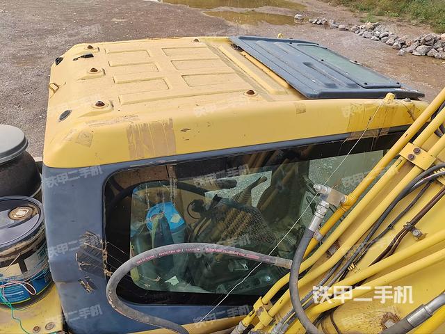 駕駛室頂部（整機外觀）