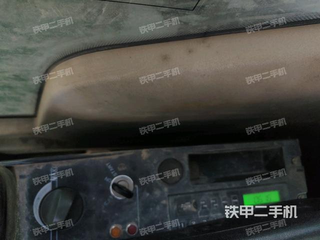 座椅右側(cè)控制臺(tái)/鑰匙門/油門/含右手柄（駕駛室部分）