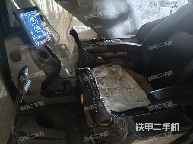 驾驶室整体（整机外观）