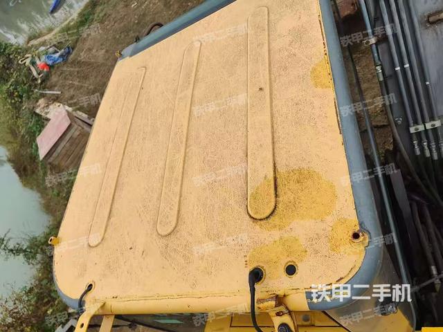 驾驶室顶部（整机外观）