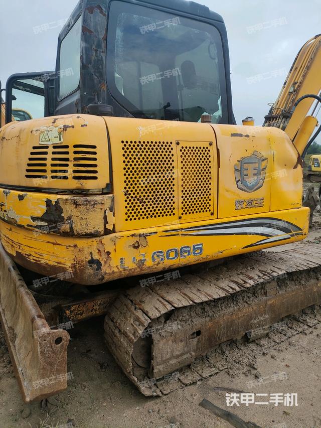 整機右后45°（整機外觀）