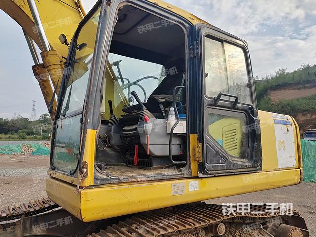 駕駛室整體（整機外觀）