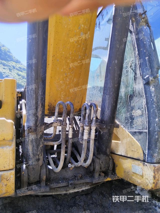 大臂油缸整體?豎拍（工作和回轉(zhuǎn)裝置）