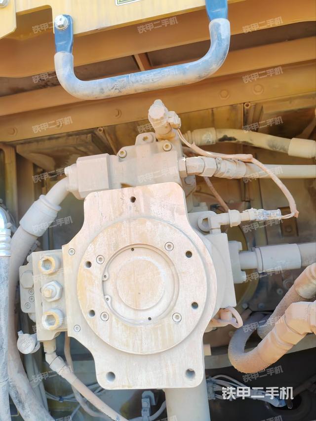 液壓泵斜45?左（大件艙室）