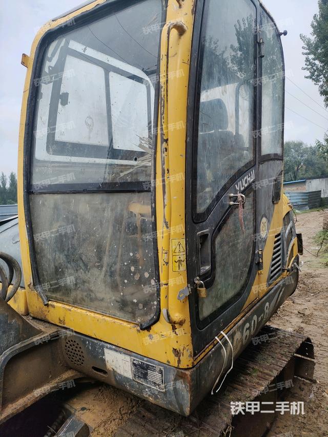 駕駛室整體（整機(jī)外觀）