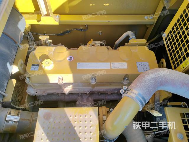 發(fā)動(dòng)機(jī)室（上車部件）