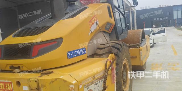 整机右后45°（设备外观及核心部件）