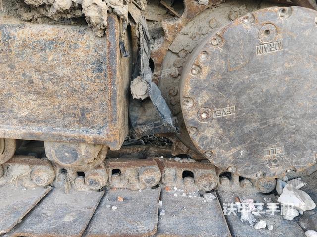 右驅(qū)動(dòng)輪（行走機(jī)構(gòu)）