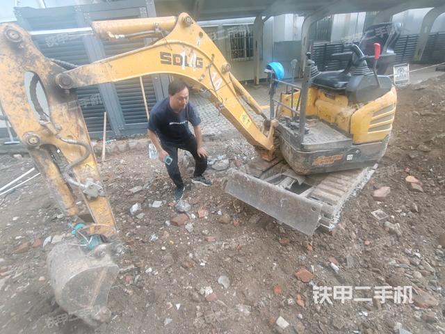 山东临工ER616F挖掘机