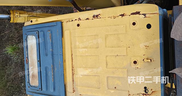 驾驶室顶部（整机外观）