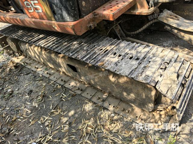 右側(cè)履帶整體?（行走機(jī)構(gòu)）