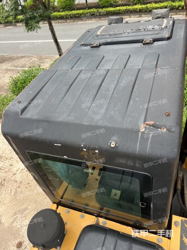 駕駛室頂部（整機(jī)外觀）