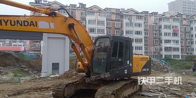 現代R215-7挖掘機