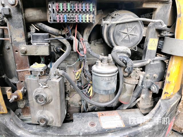 发动机室（上车部件）